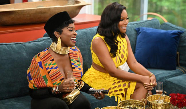 Angela Oakley Age, Career, Relationship Status & Net Worth 2025